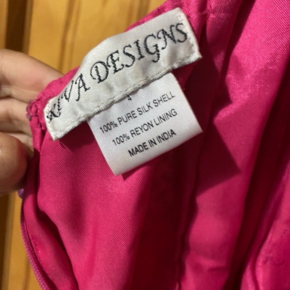 Gown - Picture 3 of 4